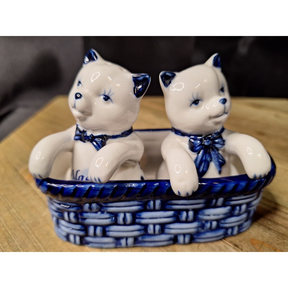 Delft Blue Handpainted Ceramic Cat Salt Pepper Shakers in Basket Alaska Souvenir